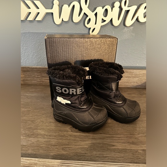 Sorel Commander Waterproof Insulated Winter Boots - Picture 2 of 12